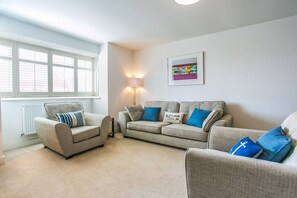 Living Room / Lounge