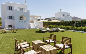 Beautiful Naxos Villa | 4 Bedrooms | Villa Kaguya | Spacious Outdoor Area | Pyrgaki
