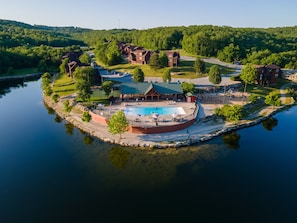 One of the Stonebridge pools is a short walk away.