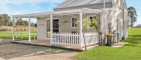 Settlers Cottage