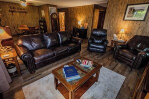 Family Room (2)