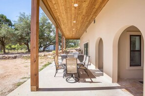 4 Bedroom (sleeps 10) Space