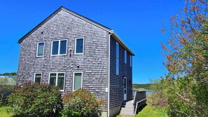 Wonderful house with Chipman Cove water views
