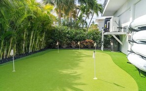 Putting fun into every swing: where mini-golf magic awaits at every hole.