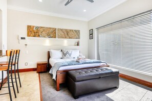 Backup-Powered Camps Bay Garden Apartment 5