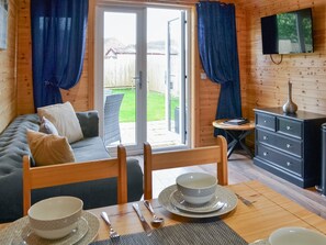 Open plan living space | Lancaster - Ye Old Red Lion Holidays, Holme upon Spalding Moor, near York