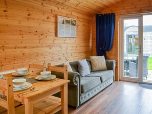 Open plan living space | Lancaster - Ye Old Red Lion Holidays, Holme upon Spalding Moor, near York