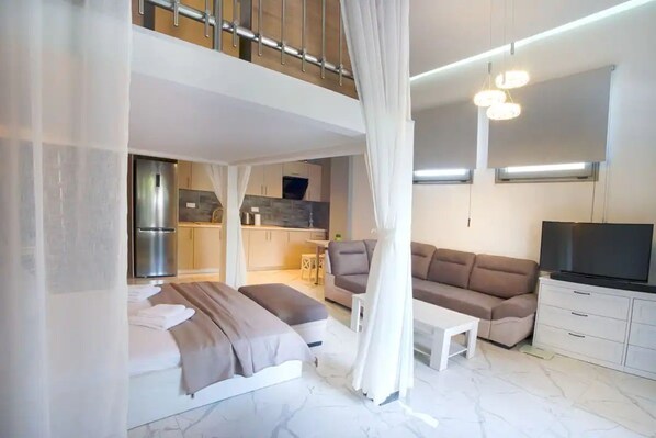 Aelia Loft Apartment 2, 100m from the beach