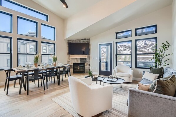 Helling Circle Hideaway 303 - a SkyRun Park City Property - Welcome to Paradise at Helling Circle!