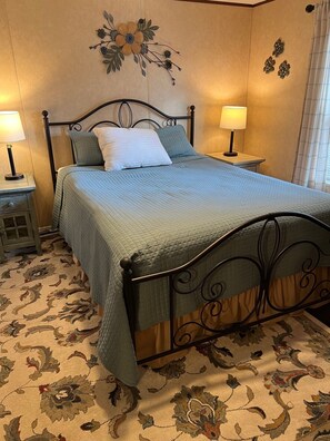 Master bedroom with queen size bed
