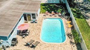 Plenty of space to swim, eat, and lounge.