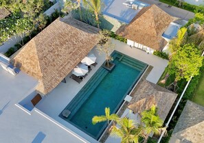 Luxury brand new villa with maid Anchan Tropicana (11934)