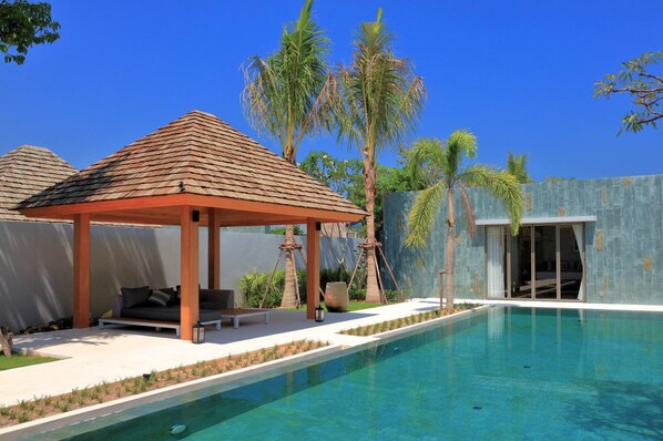 Luxury brand new villa with maid Anchan Tropicana (11930)