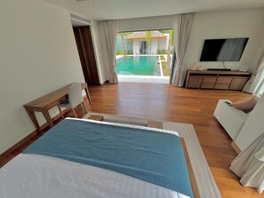Luxury brand new villa with maid Anchan Tropicana (11964)