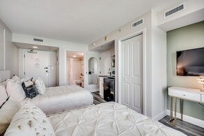 Spacious bedroom, modern amenities, and en-suite bathroom!