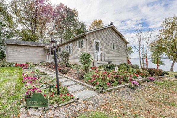 A great location, private, but roomy!