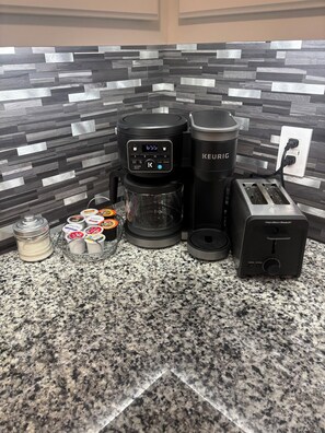 Kaffee und/oder Kaffeemaschine