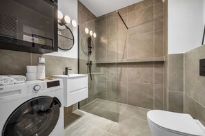 Bathroom | Book Now with RENTUJEMY.COM