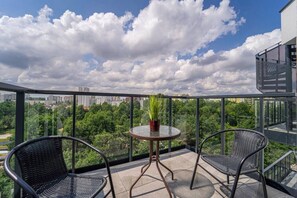 Balcony | Book Now with RENTUJEMY.COM