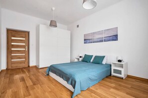 Main Bedroom - Book Now with RENTUJEMY.COM