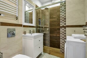 Bathroom - Book Now with RENTUJEMY.COM