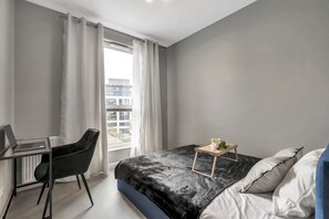 2# Bedroom with Queen-Sized Bed | Main Bedroom with King-Sized Bed and TV | Book Now with RENTUJEMY.COM