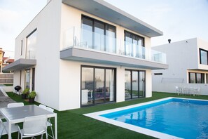 Complete with a pool