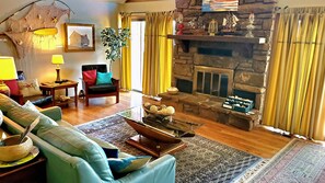Close to Holiday Island and Eureka Springs