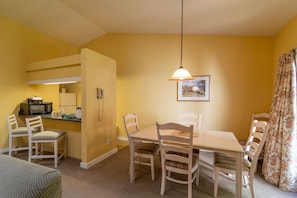 Eagle Trace One Bedroom Condo