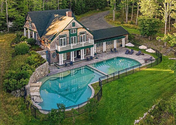 "Pool House" This pool is available to tenants renting the compound. Pool only.