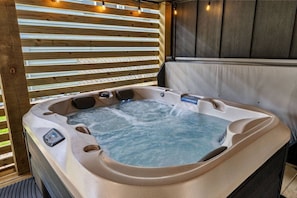 Bain à remous extérieur