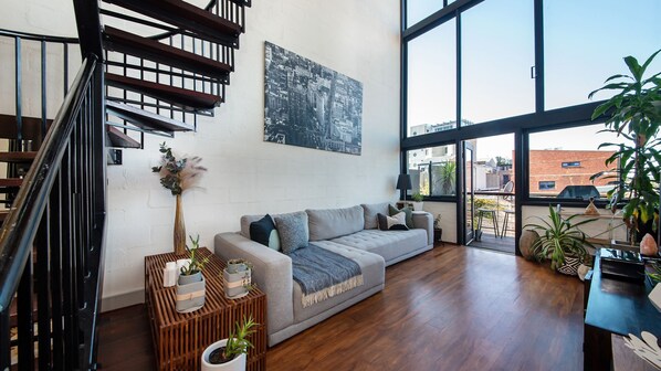 Amazing natural light in the living room