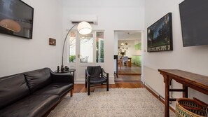 Second living with smart tv