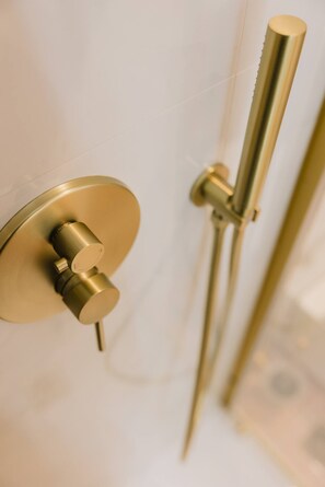 Hand-held showerhead