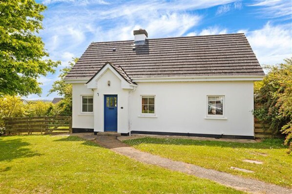 Brittas Bay Holiday Village No.7-seaside accommodation available in Co. Wicklow