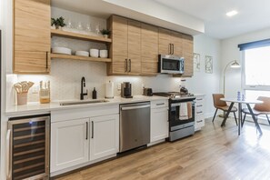2048x1365 1160 E 18th Ave Denver CO 80218 USA FriApr1220241712910655647