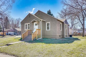 Exterior | Driveway (2 Vehicles) | Free Street Parking