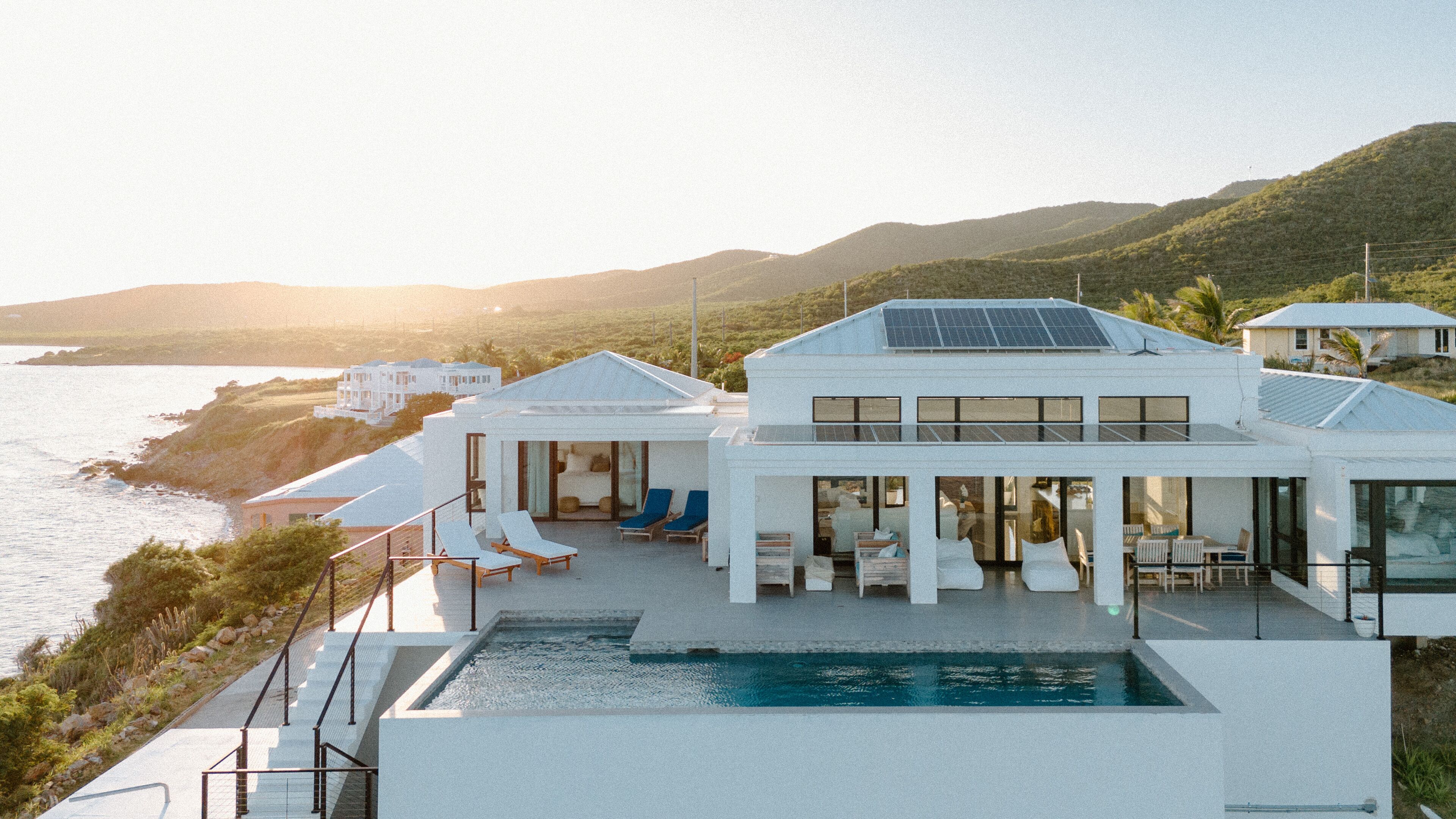 EAST END OCEAN FRONT/INFINITY POOL: SUNKISSED VILLA - Estate EAST END OCEAN FRONT/INFINITY POOL: SUNKISSED VILLA - Estate