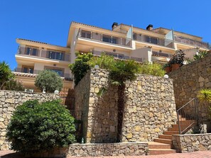 Facade / entrance