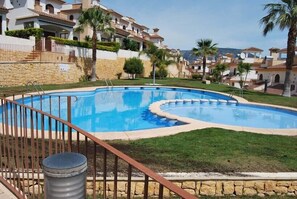 Garden and swimming pool