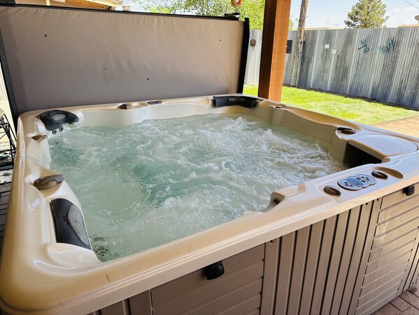 Bain à remous extérieur