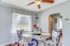 Dining Area | Dishware & Flatware Provided