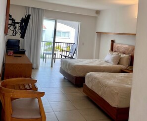  Room with two double beds