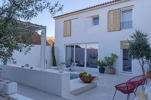 Patio com piscina
