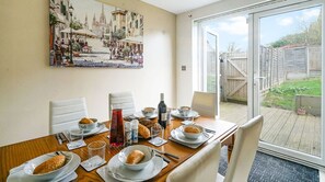 Dining for 6 Garden View