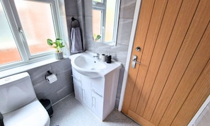 Splish, splash & splosh! Get squeaky clean in our spacious bathroom which has both a large bath-tub and shower. Complimentary towels, body wash and shampoo provided.