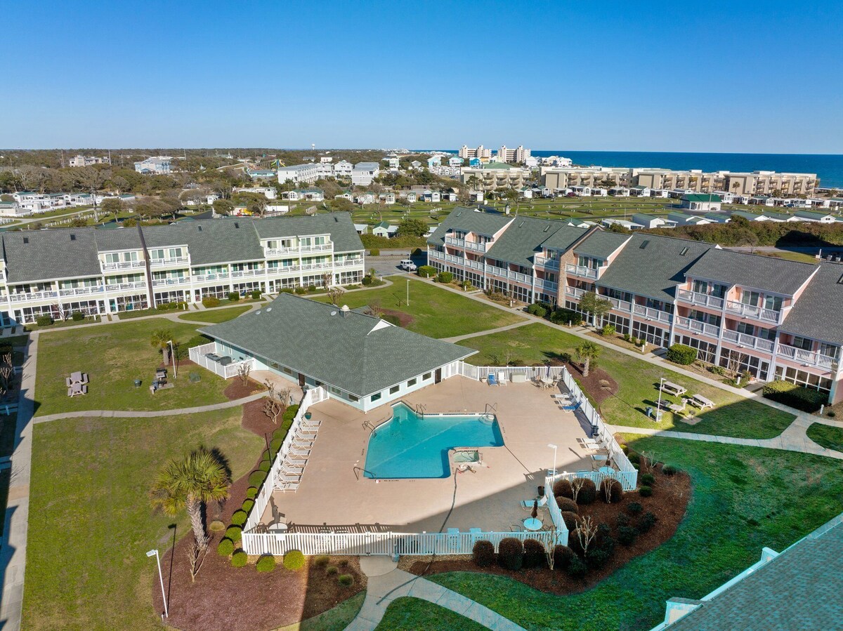 Pebble Beach H212, 2BR Condo ~ Pool Front!