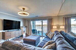 Living Room | Keyless Entry