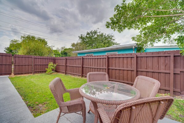 Vero Beach Vacation Rental | Studio | 1BA | 490 Sq Ft | 1 Step Required