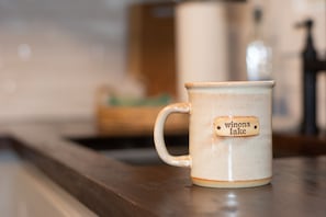 Kaffee und/oder Kaffeemaschine
